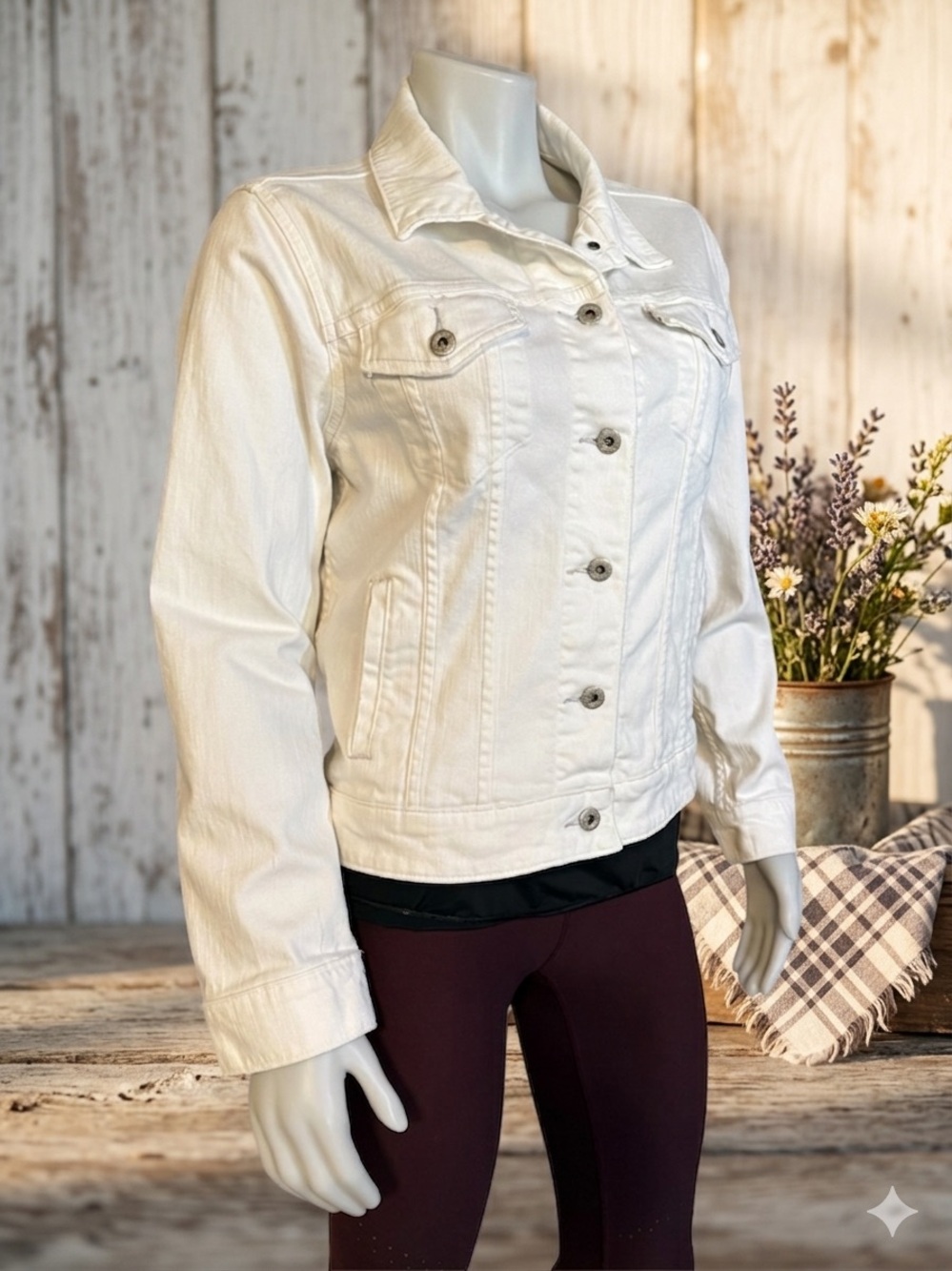 Levi’s Women’s Classic White Trucker Denim Jacket Size XL